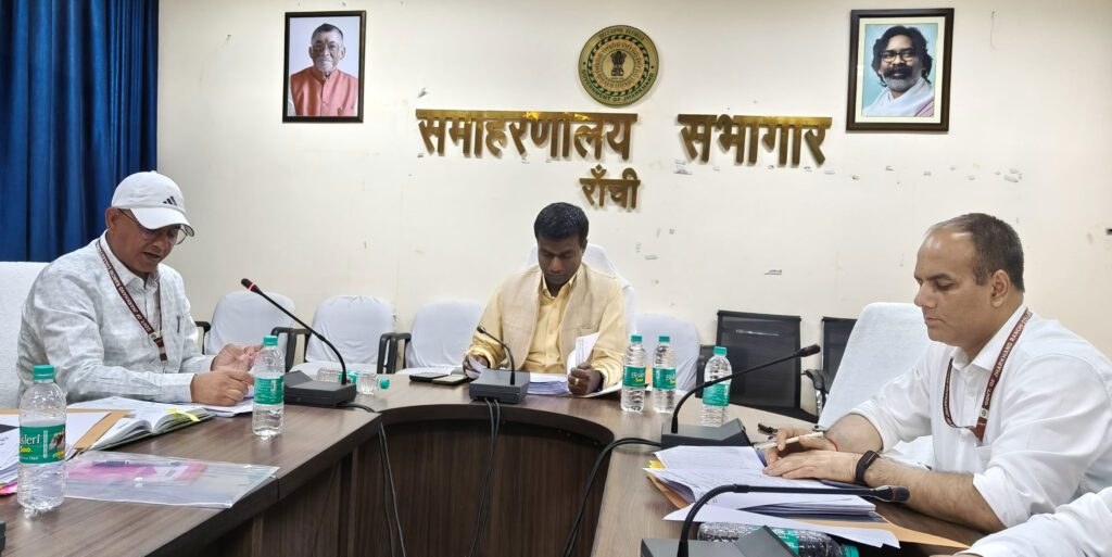 आवासीय विद्यालयों पर गंभीर हुए डीसी, दिए कई निर्देश