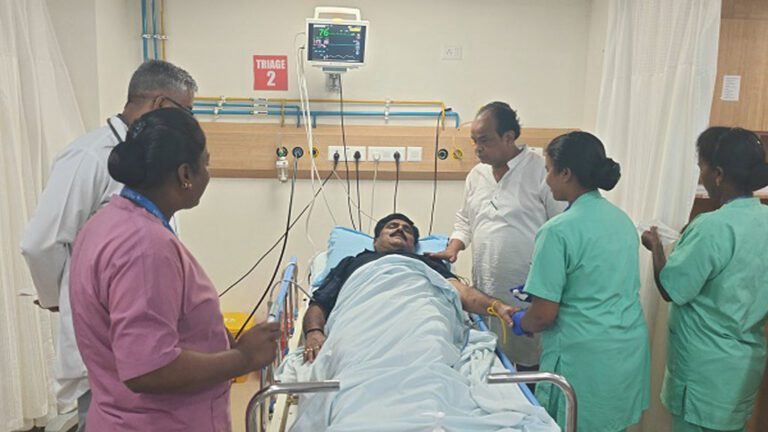 सीने में दर्द के बाद मंत्री योगेंद्र महतो रांची के अस्पताल में भर्ती