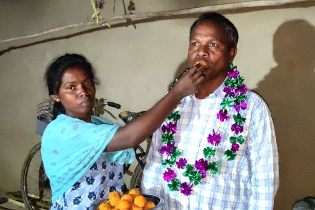 56 साल की उम्र में गंगा ने पास की मैट्रिक, 16 वर्षों से दैनिक वेतनभोगी के रूप में कार्यरत