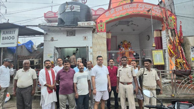 रातोंरात मंदिर में चोरी, भगवान का माइक सेट तक ले गए चोर! जानें पूरी घटना