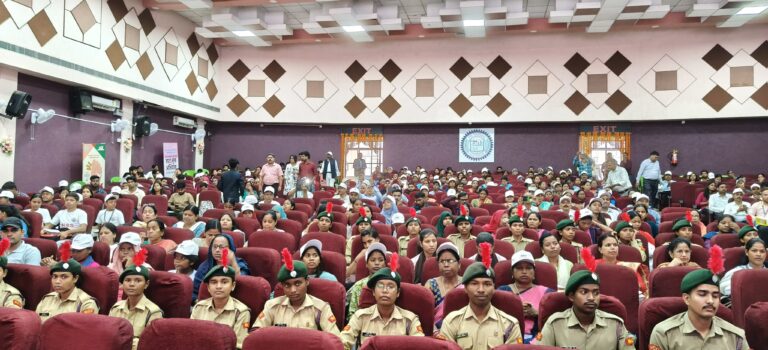 नशा व्यक्ति के स्वास्थ्य के साथ-साथ पूरे परिवार और समाज को करता है प्रभावित : उपायुक्त