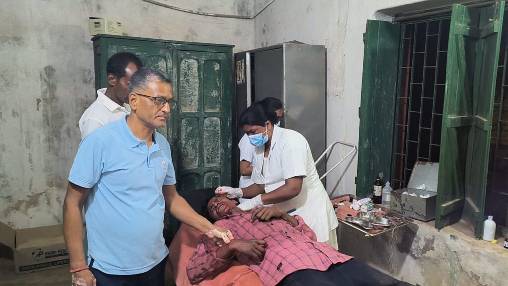 चैनपुर में सड़क दुर्घटना: तीन किशोर गंभीर रूप से घायल, गुमला रेफर