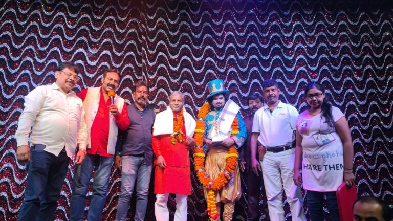 जादूगर सिकन्दर 51 किलो की पुष्पमाला से सम्मानित, बाबू लाल मरांडी हुए मंत्रमुग्ध