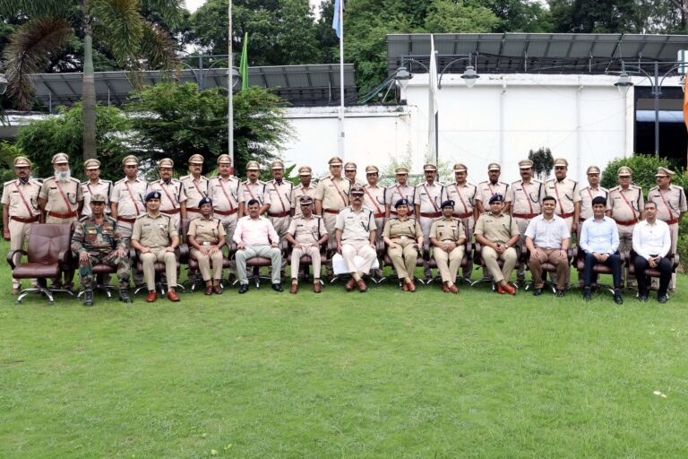 झारखंड में 23 नए DSP सम्मानित, DGP ने खुद लगाए बैज, समारोह में दिखा गर्व का पल