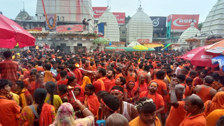 बाबा बैद्यनाथ धाम में अब तक 38.74 लाख श्रद्धालुओं ने किया जलार्पण