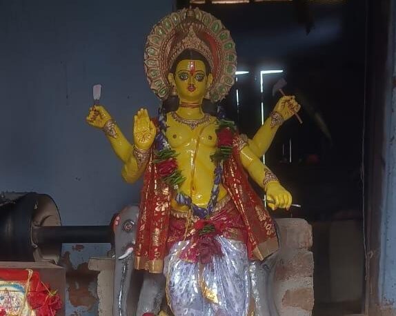 चैनपुर में विश्वकर्मा पूजा धूमधाम से मनाई गई
