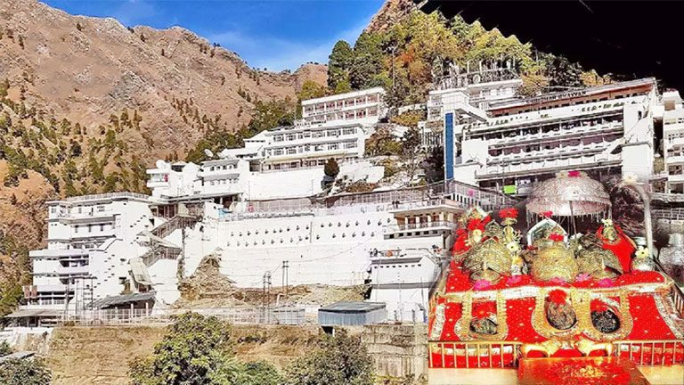 सज गया मां का दरबार… कल से शुरू होगी वैष्णो देवी यात्रा, कटरा के कारोबारियों में खुशी
