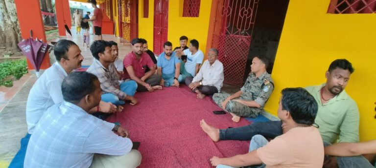 चैनपुर में दुर्गा पूजा की तैयारी को लेकर बैठक