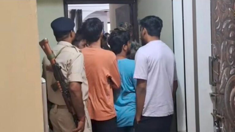 कांके रोड फ्लैट विवाद: कोर्ट के आदेश पर खाली कराया गया कब्जा