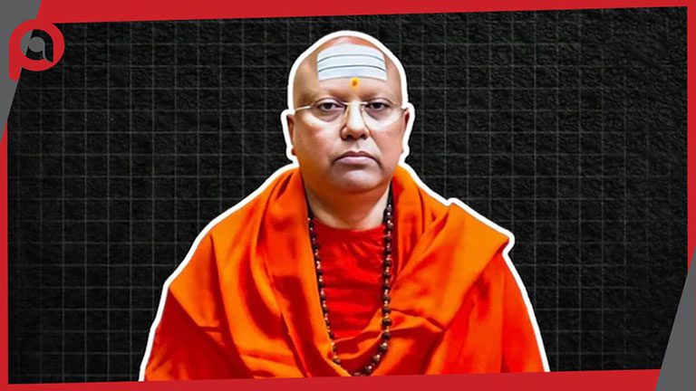 चैतन्यानंद के मोबाइल में मिली लड़कियों की अश्लील चैट्स, पूछताछ में कर रहा गुमराह