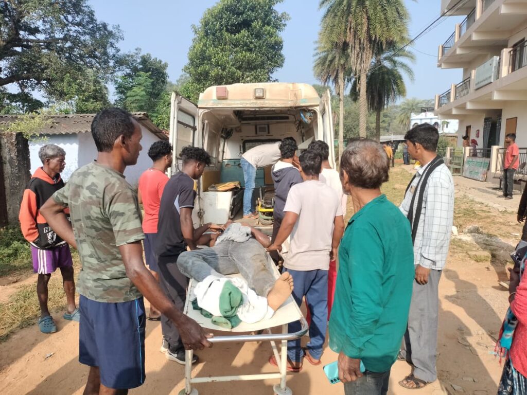 चैनपुर में रफ़्तार का कहर बेकाबू स्कॉर्पियो ने बाइक सवार दो किशोरों को मारी टक्कर, बिजली पोल से टकराई