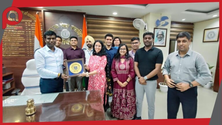 UPSC परीक्षा 2023 में चयनित नवअधिकारियों ने रांची उपायुक्त से की मुलाकात