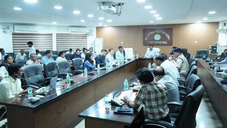 चाईबासा में अफीम पर प्रहार: 51 एकड़ फसल नष्ट, DC के सख्त निर्देश