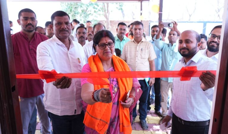 कोडरमा में नया आधार केंद्र शुरू, लोगों को मिलेगी बड़ी राहत